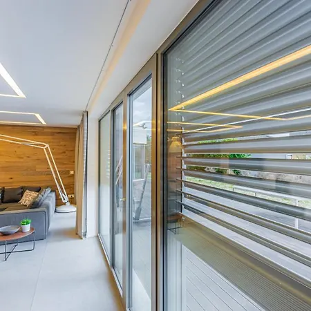 Luxury Emilly - Pool, Sauna And Jacuzzi Villa