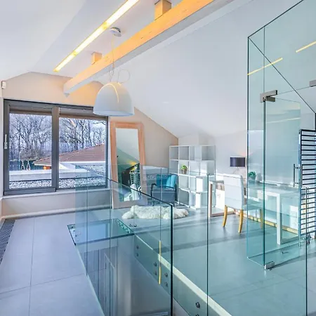 Luxury Emilly - Pool, Sauna And Jacuzzi * Hovorcovice